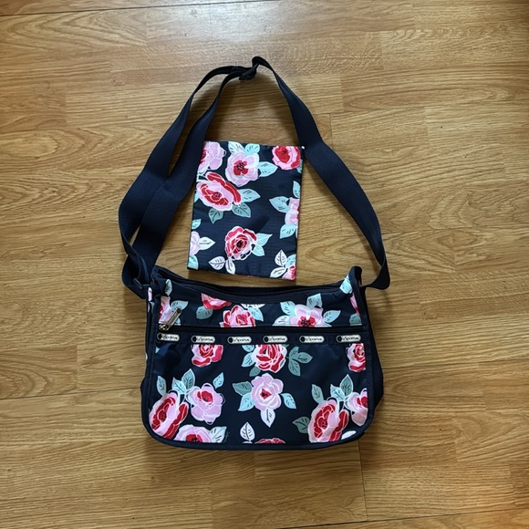 Lesportsac like new medium bag with cosmetic pouch - Picture 2 of 4